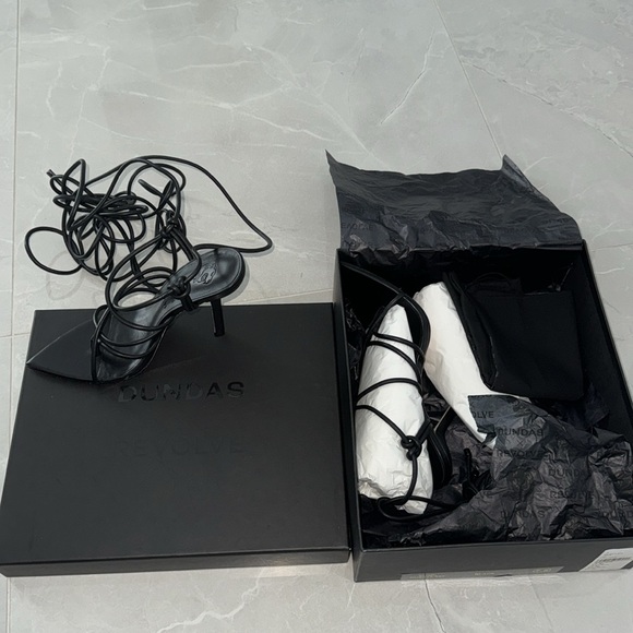 Dundas black “Iggy heel” size 7.5 - Picture 4 of 6